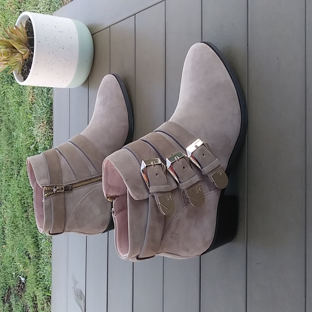 NEW Taryn Rose Samantha booties